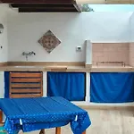 Lägenhet A 1km Dal Centro Storico, 500 M Dal Mare,veranda Attrezzata,barbecue,doccia Interna Ed Esterna,giardino Carloforte (Isola di San Pietro)