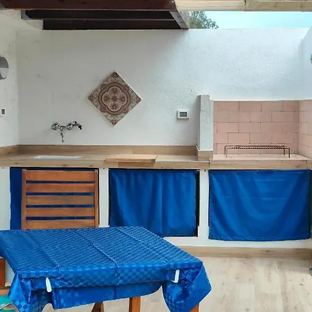 Appartement A 1km Dal Centro Storico, 500 M Dal Mare,veranda Attrezzata,barbecue,doccia Interna Ed Esterna,giardino Carloforte (Isola di San Pietro)