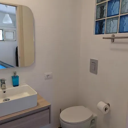 Apartment A 1km Dal Centro Storico, 500 M Dal Mare,veranda Attrezzata,barbecue,doccia Interna Ed Esterna,giardino