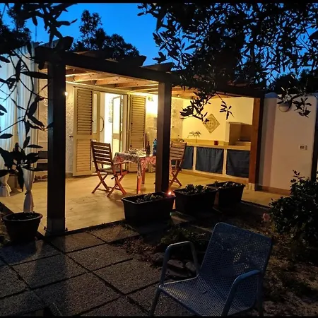 A 1km Dal Centro Storico, 500 M Dal Mare,veranda Attrezzata,barbecue,doccia Interna Ed Esterna,giardino Apartment Carloforte (Isola di San Pietro)