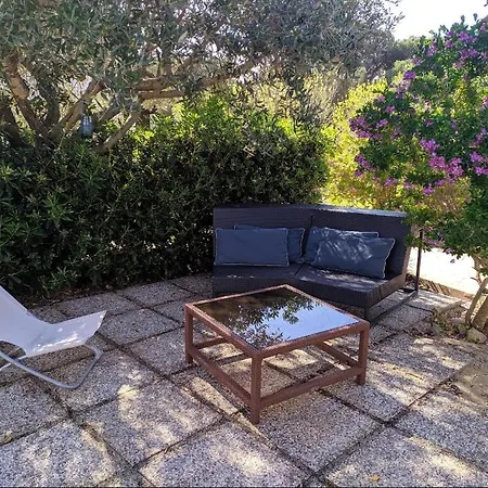 A 1km Dal Centro Storico, 500 M Dal Mare,veranda Attrezzata,barbecue,doccia Interna Ed Esterna,giardino Carloforte (Isola di San Pietro)